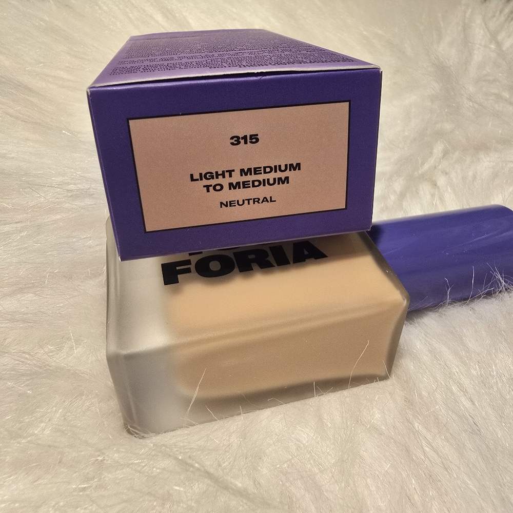 Youthforia Date Night Skin Tint Serum Foundation in Shade 315